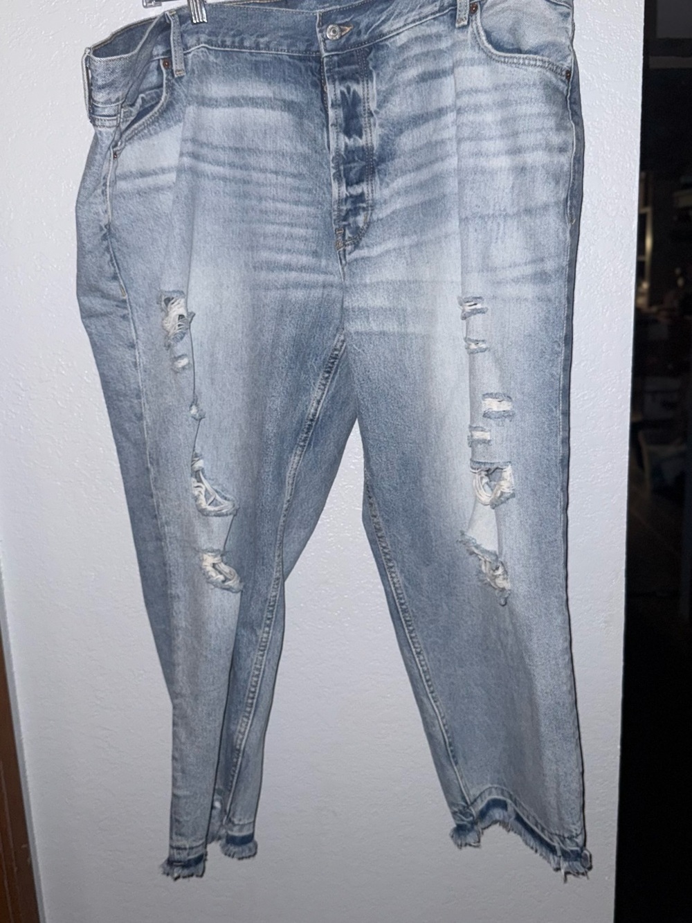 Old Navy High Rise Slouchy Straight Light Wash Distressed Jeans Women’s Plus 22